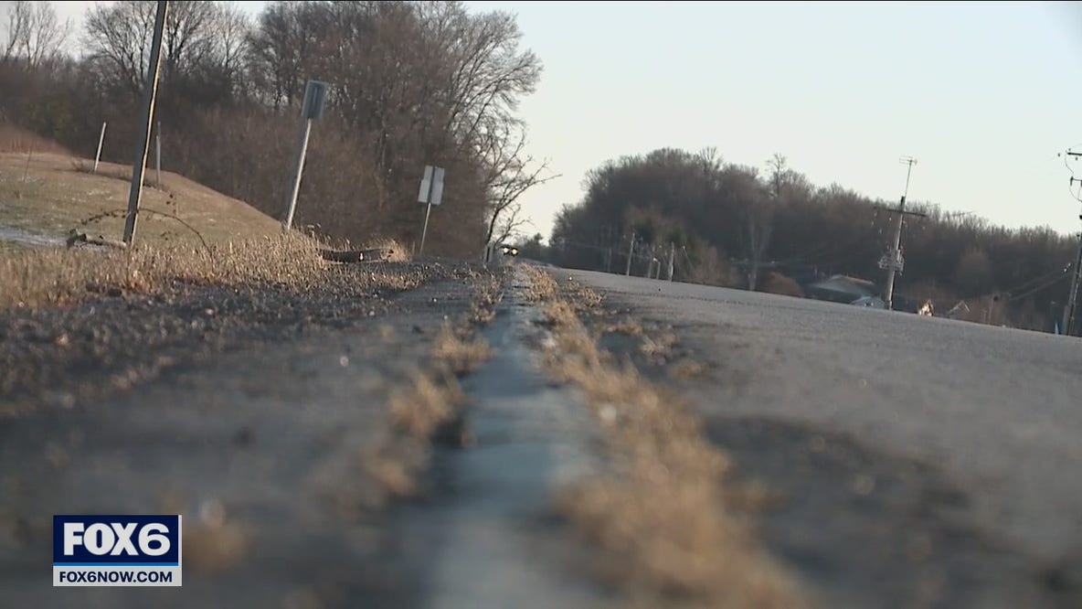Man returns basketball team's money found on road